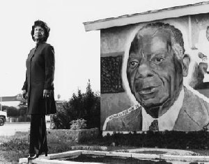 Maxine Waters. Photo by Kwaku Alston