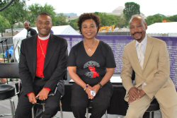 Bishop Allen, Congresswoman Lee, and NAPWA's Frank Oldham, Jr. waiting to start.